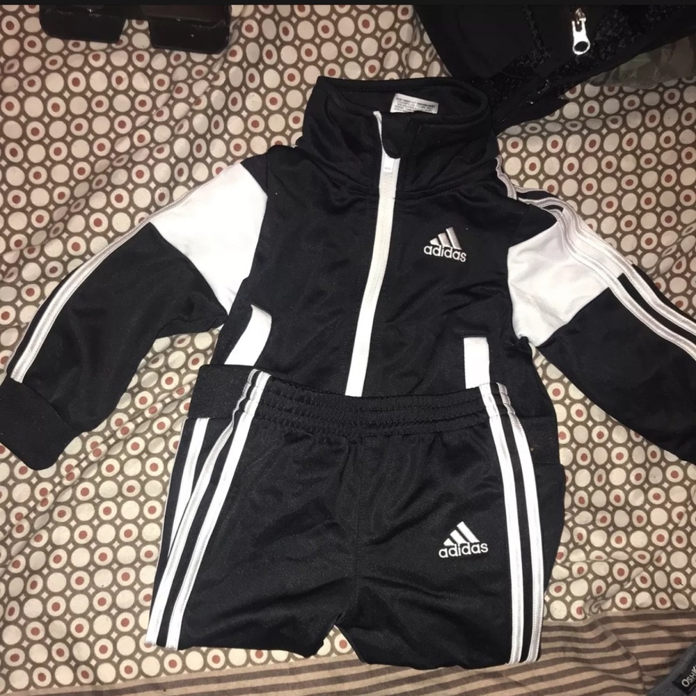 Adidas Sweatsuit